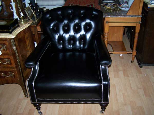 Black-Leather-Chair-Hythe-Kent